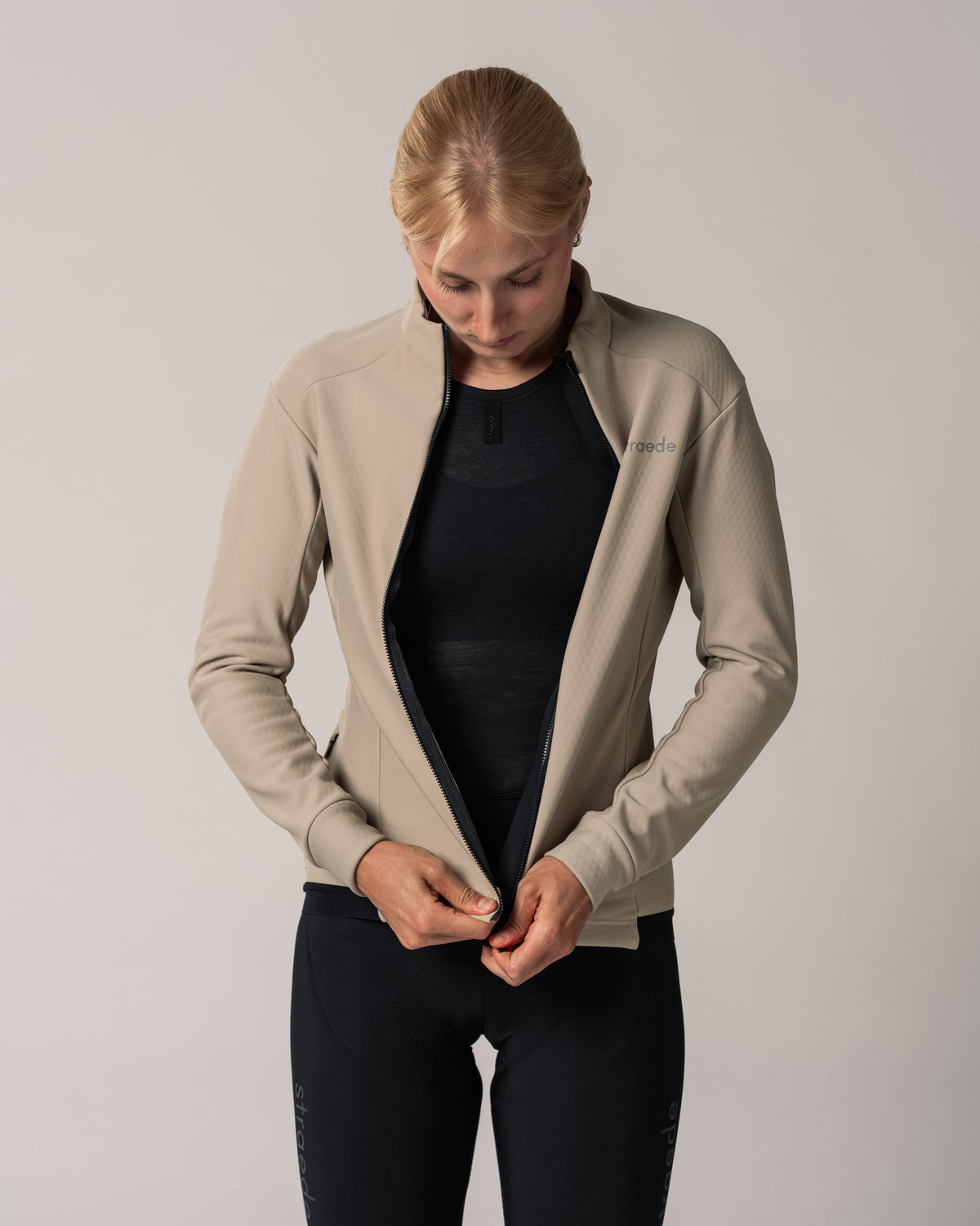 wetterbeständige Aerlig Winterjacke Damen in sand