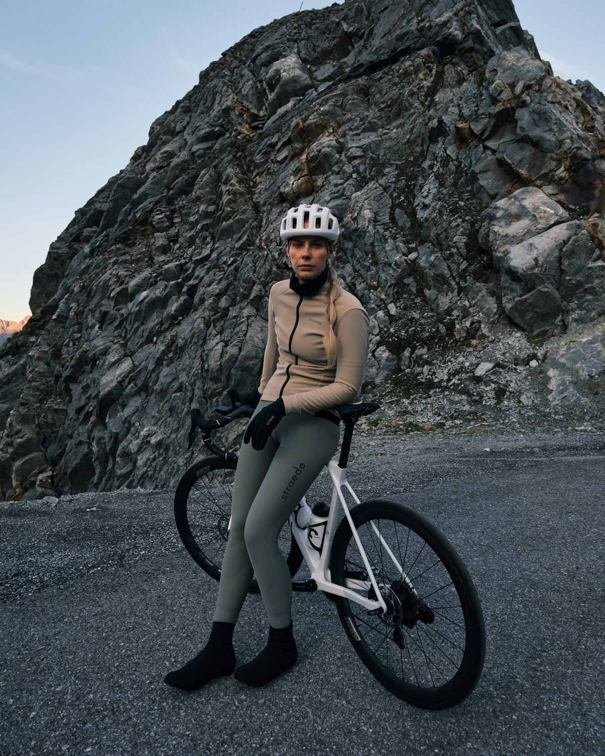 wetterbeständige Aerlig Winterjacke Damen in sand