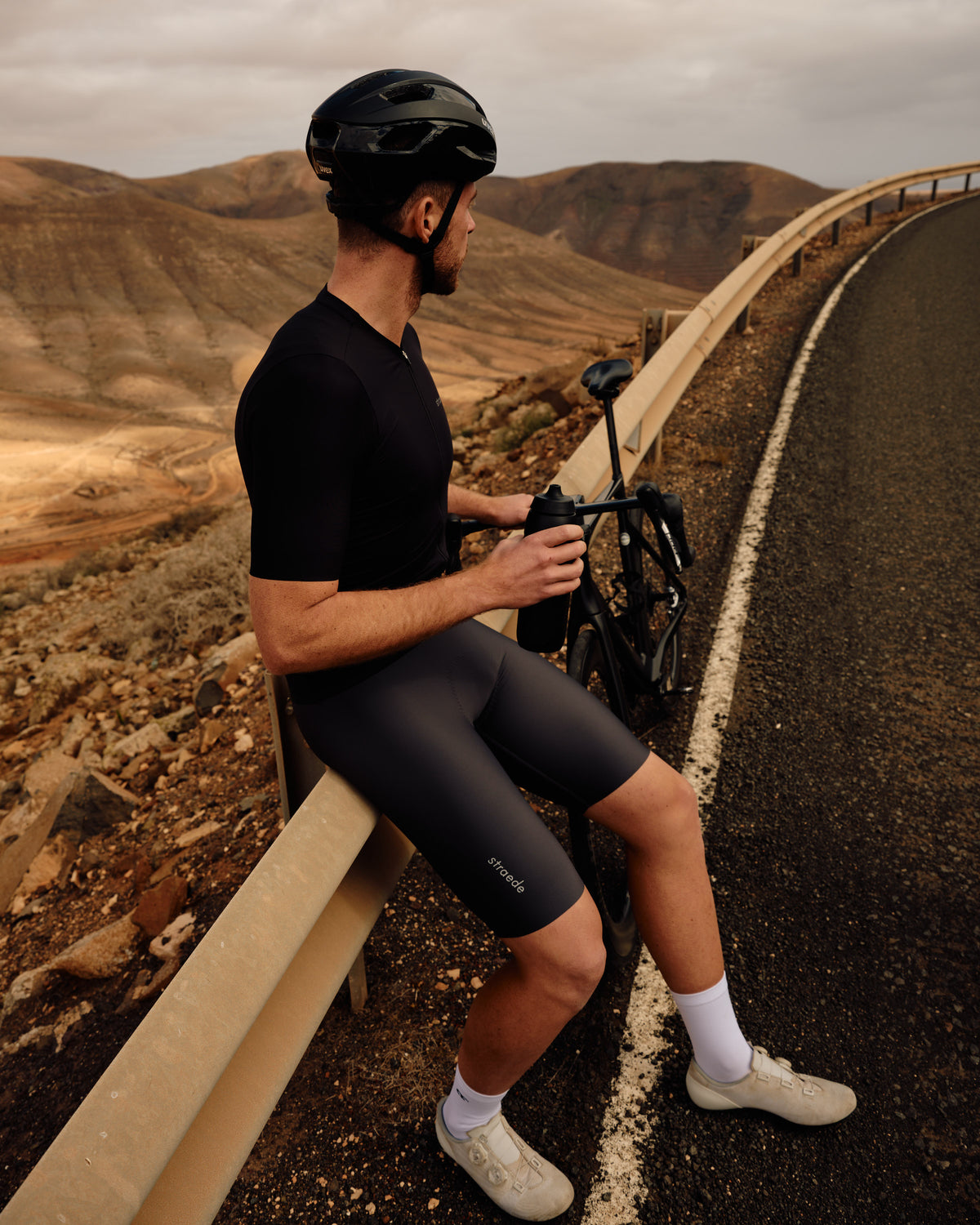 nahtlose Aero Bib Shorts für Herren in dunkelgrau