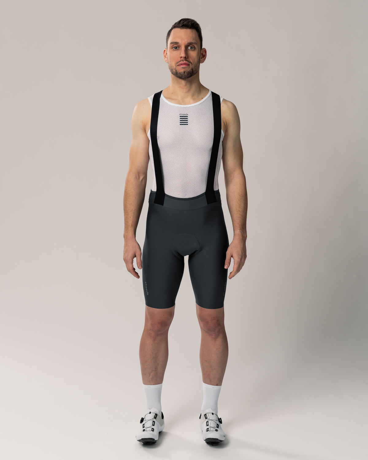 #farbe_steel | nahtlose Aero Bib Shorts für Herren in dunkelgrau