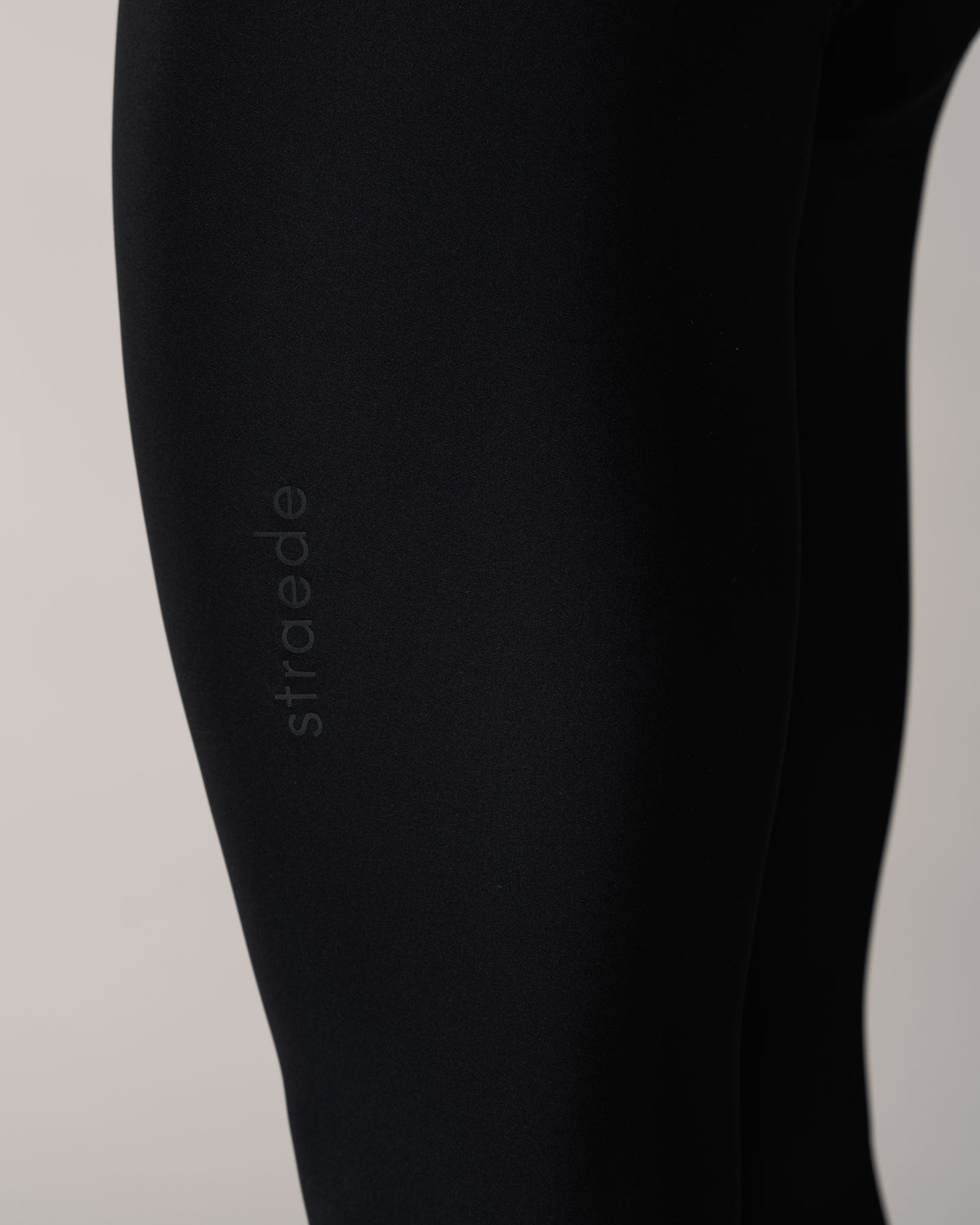 Fahrradhose Aero Bib Tight Men lang schwarz Nahaufnahme
