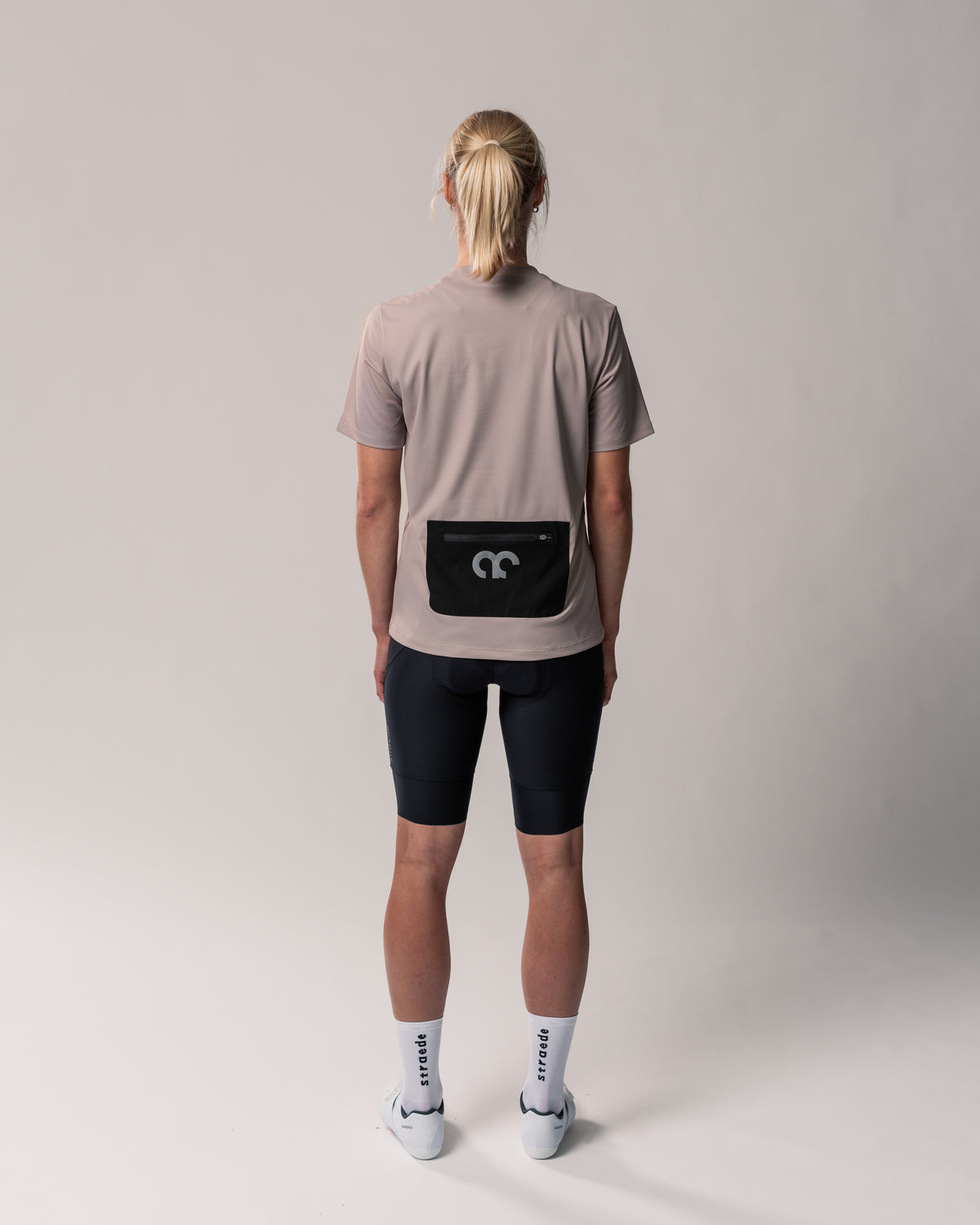 Aexplore Gravel Shirt Women mit Reißverschluss-Tasche am Rücken in staubfarbend