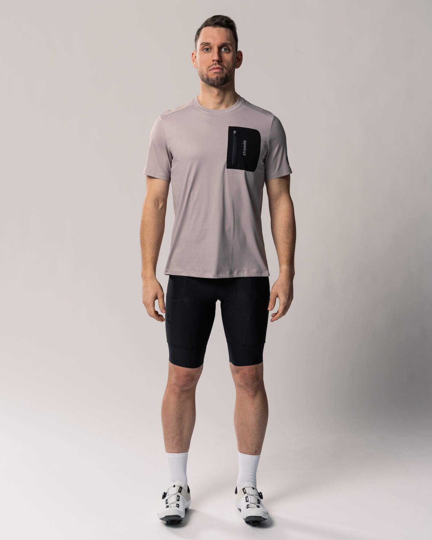 #farbe_dust | Aexplore Gravel Shirt Men mit Reißverschluss-Tasche and der Brust in staubfarbend