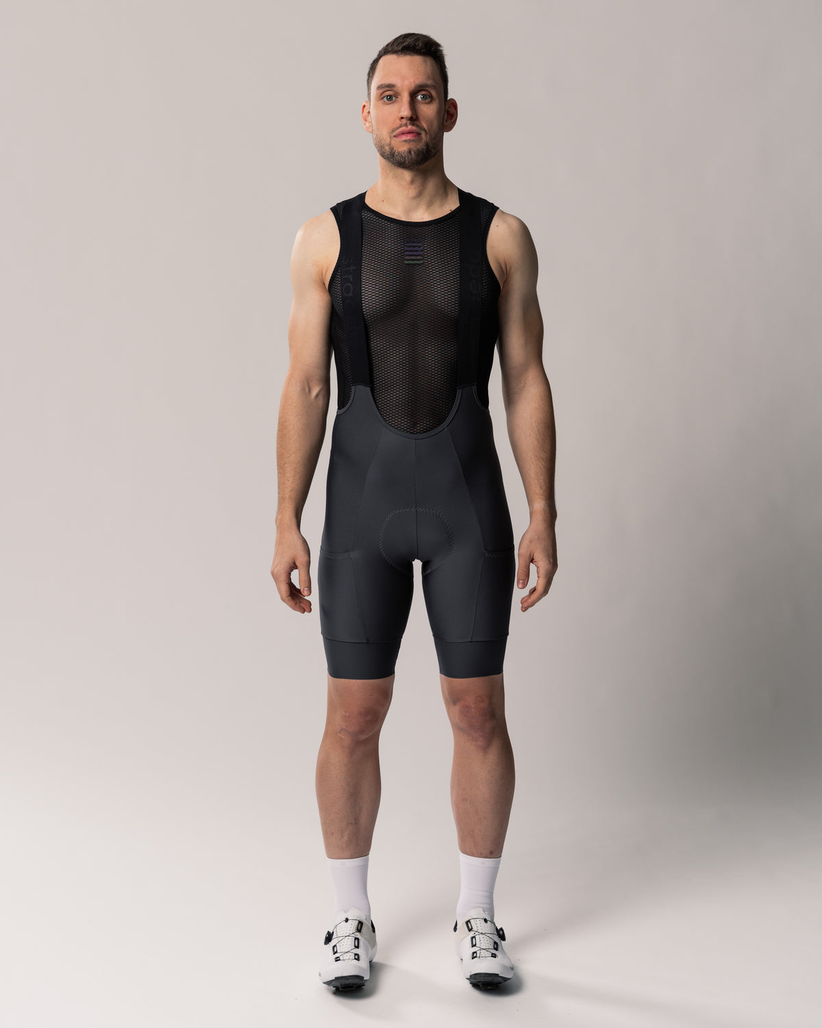 Cargo Bib Shorts Men in dunkelgrau