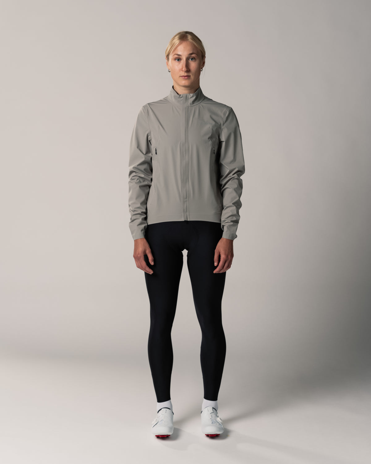 windabweisende Regenjacke für Damen in hellgrau