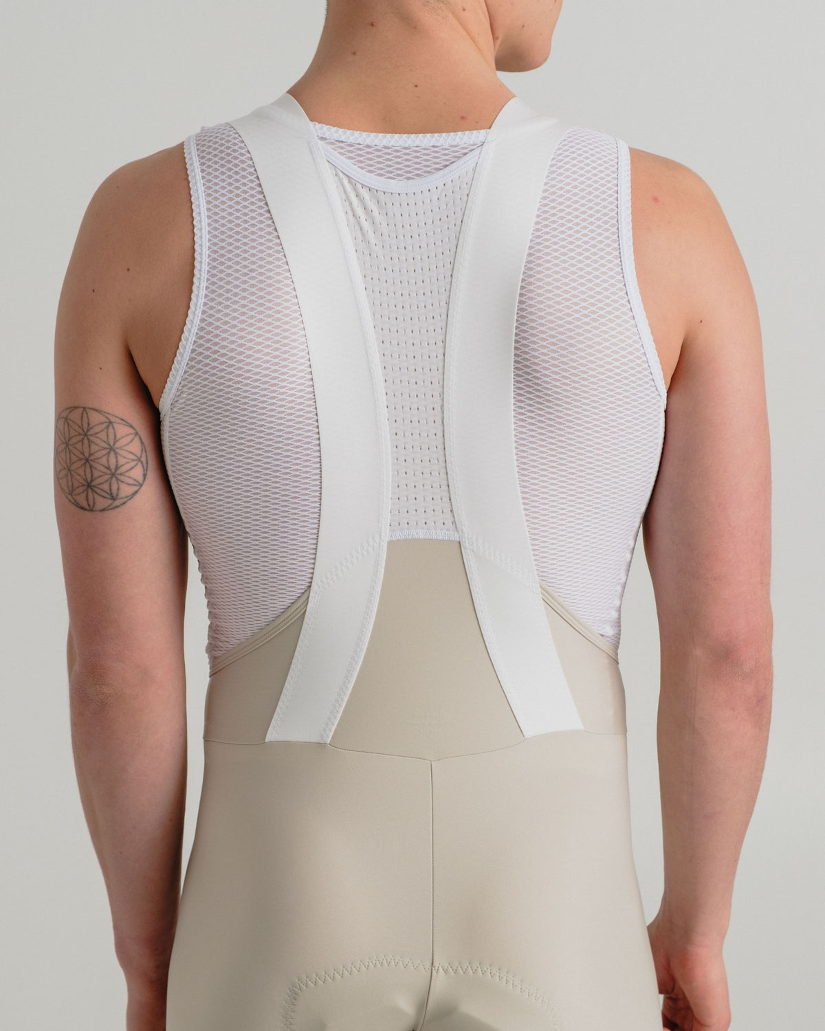 Rennradhose mit funktionalem Mesh-Rücken für optimalen Feuchtigkeitstransport