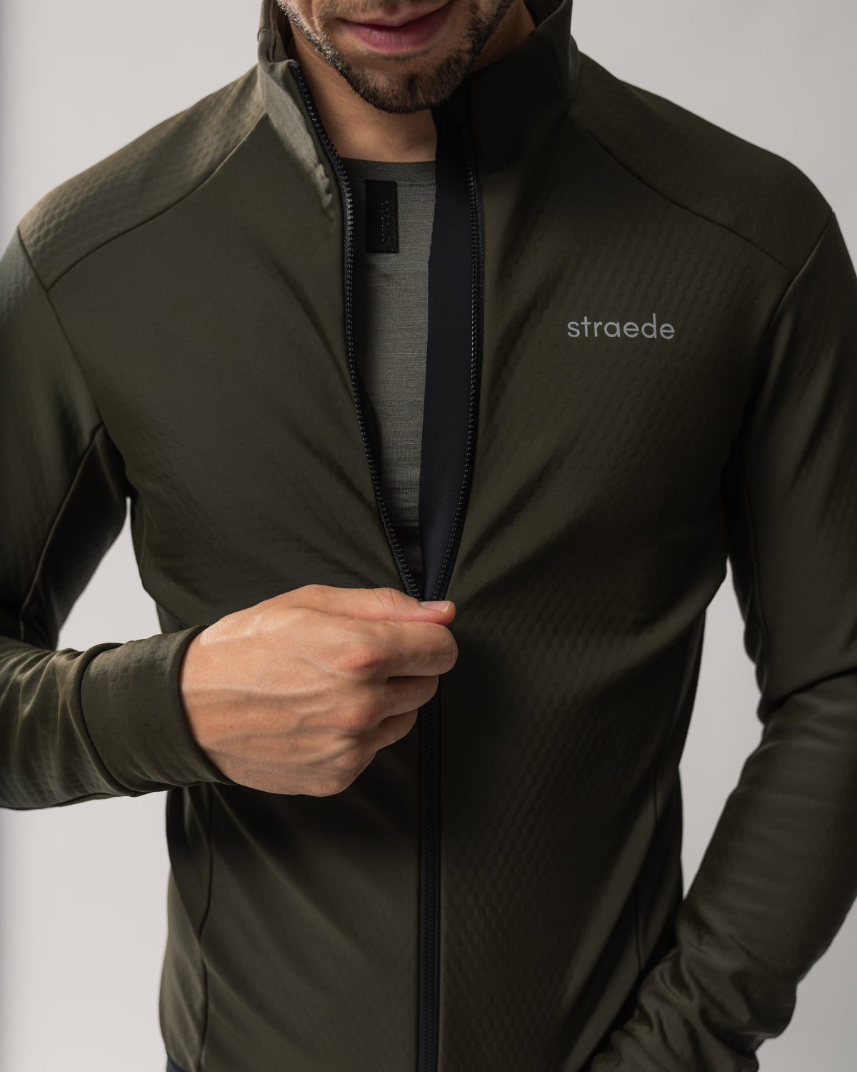 Aerlig Winter Jacket für Herren in dunkelgrün mit Straede-Schriftzug auf der Schulter