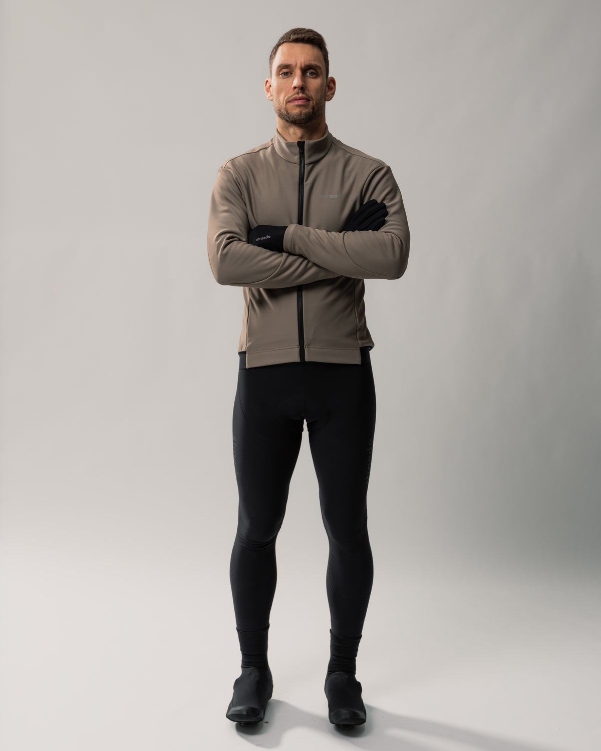 6 teiliges Kaern Winter Bundle Men mit Kaern Winterjacke, Winter Thermal Bib Tight, Merino Baselayer, Überschuhen, Socken & Handschuhen