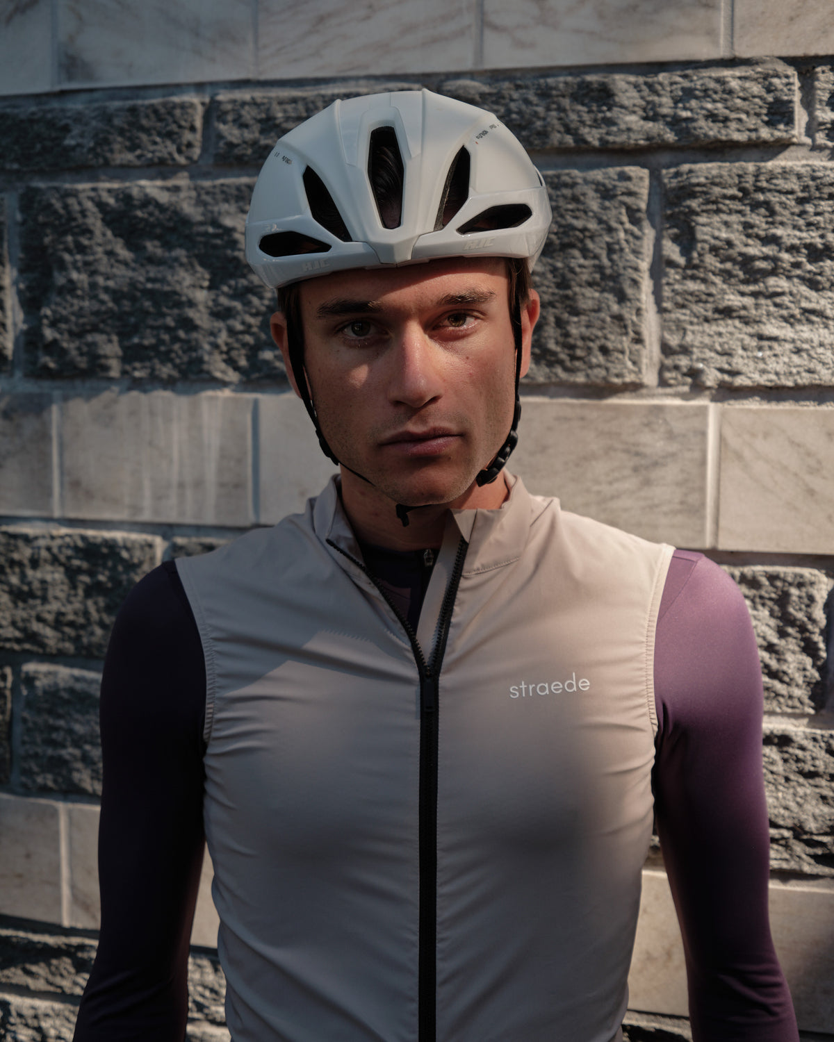 leichte Weste Herren in off white