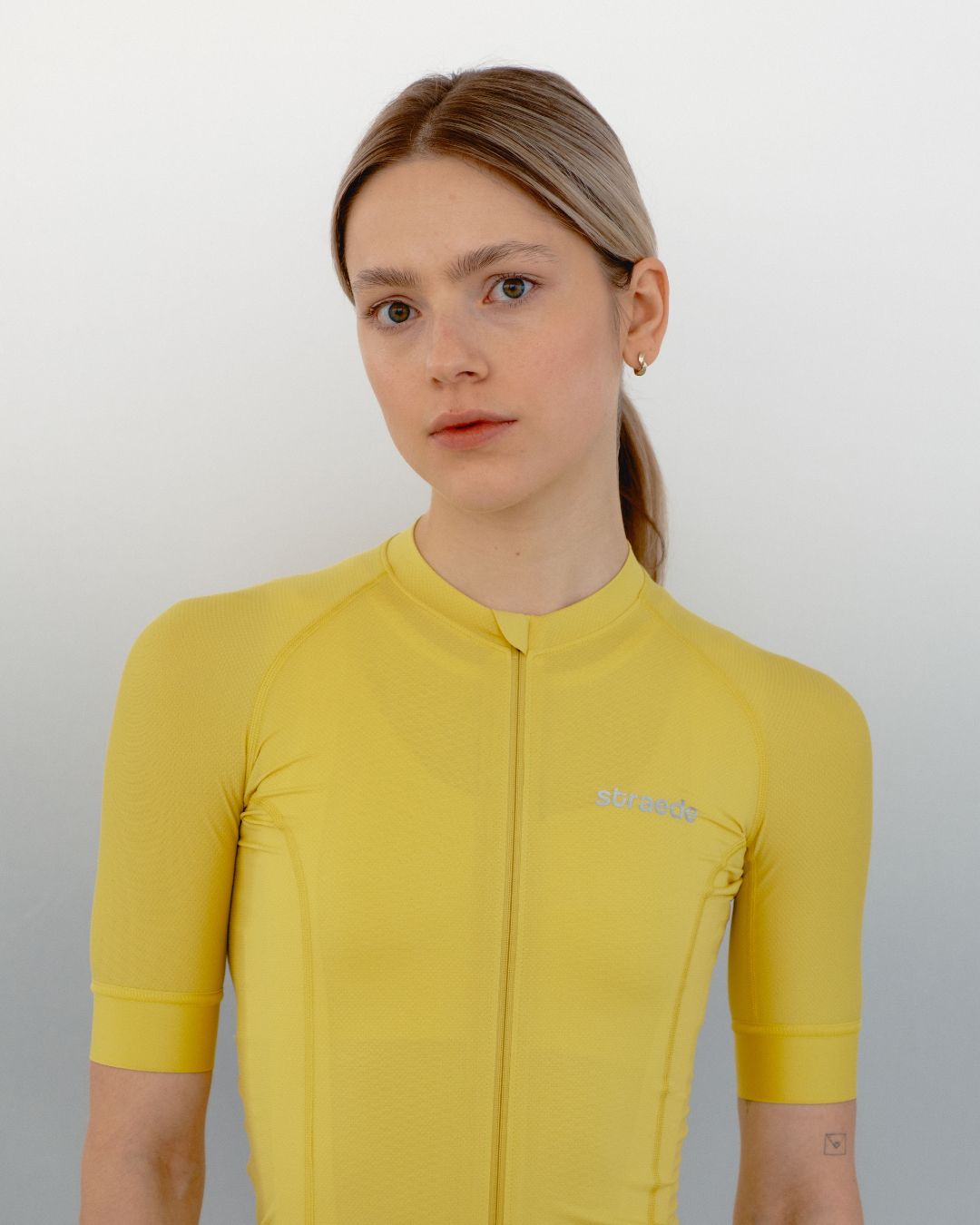 Zur Kollektion: Entdecke die gesamte Auswahl an Straede Rennrad- und Gravel-Bekleidung für Damen.