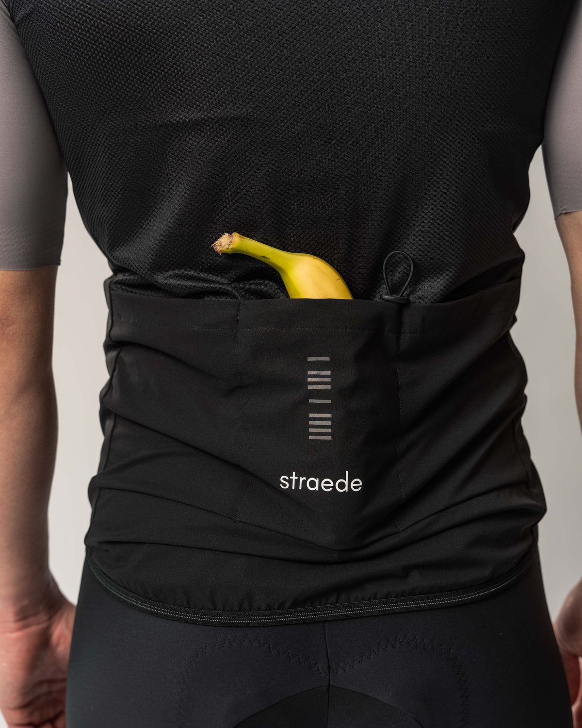 leichte Weste Herren in schwarz Nahaufnahme Trikot-Rückentaschen