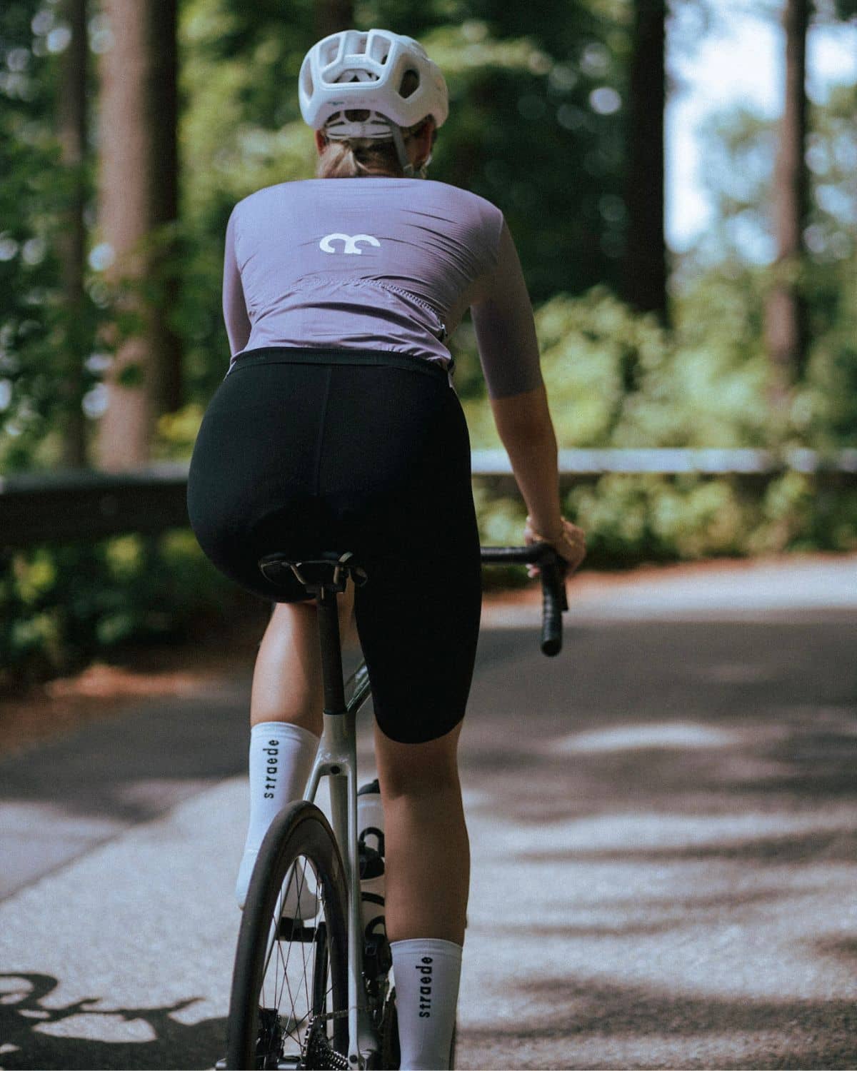 nahtlose Aero Bib Shorts für Damen in schwarz