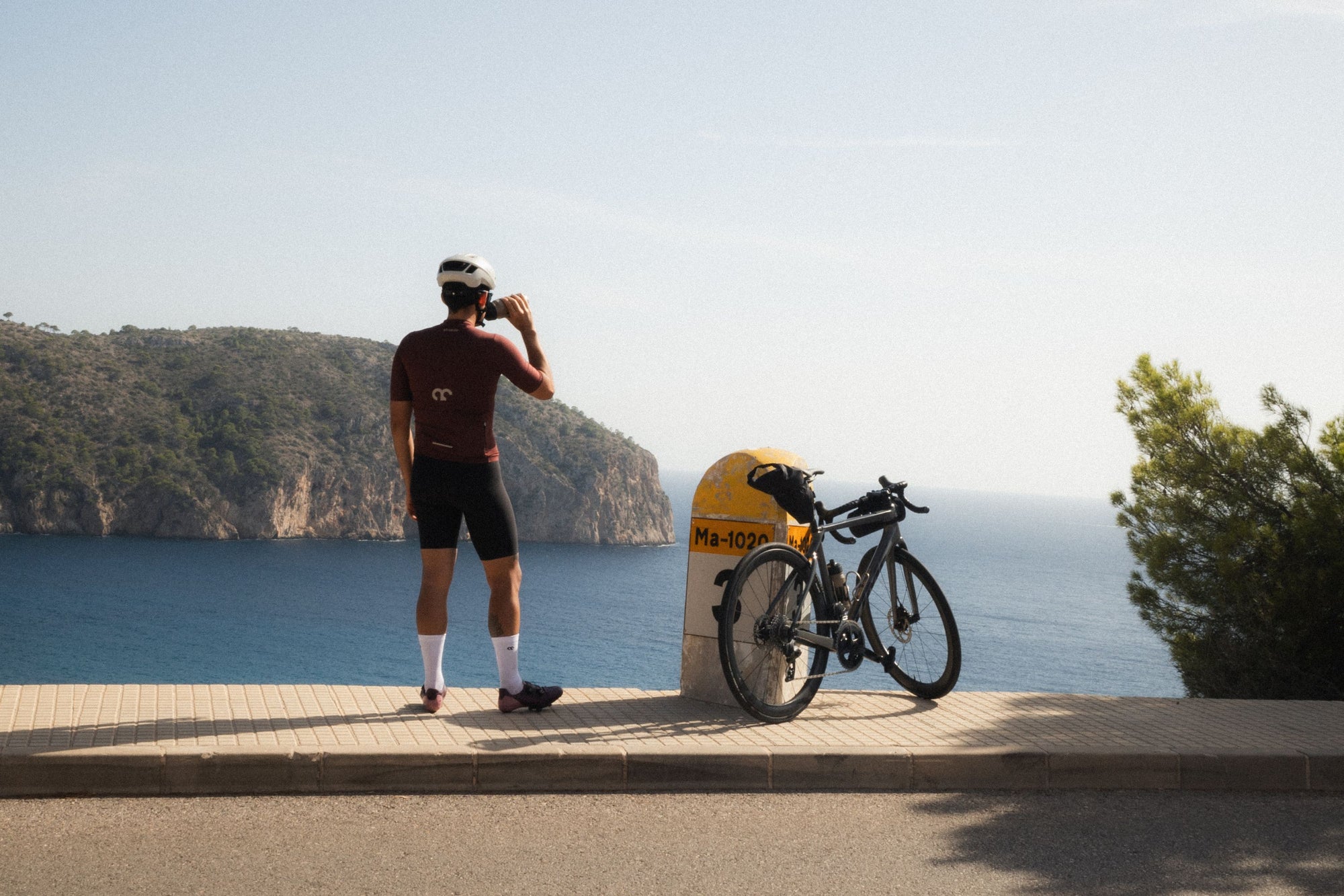 Cycling, Coffee, and Captures