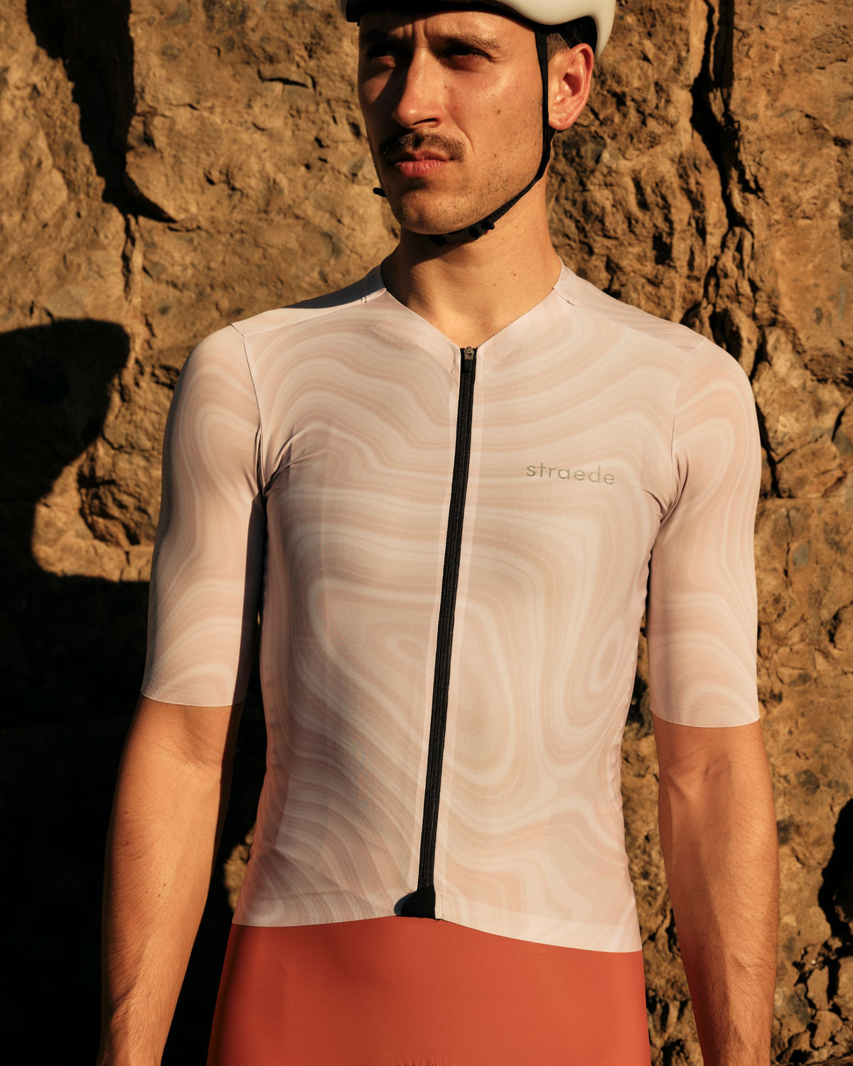 Aerlig Jersey Men in topographischem Design Kurzarm dawn