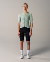 #farbe_apple | Aerlig Jersey Women in topographischem Design Kurzarm apfelgrün
