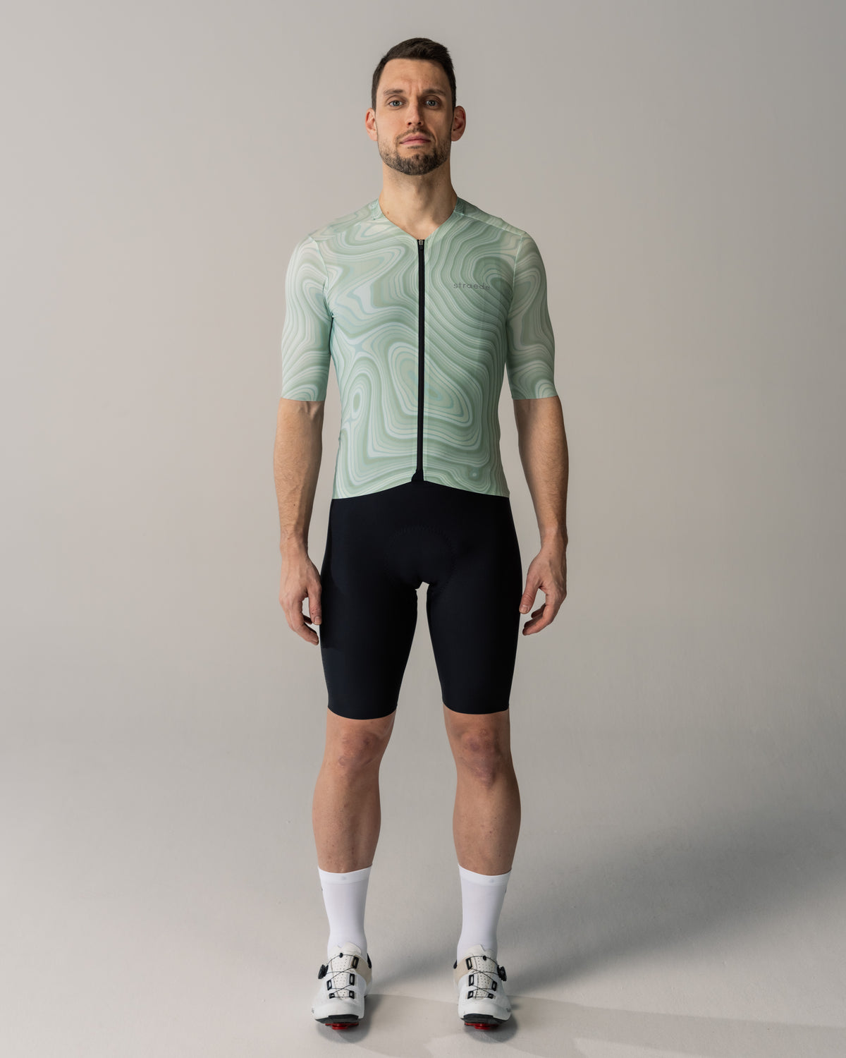 Aerlig Jersey Men in topographischem Design Kurzarm apfelgrün