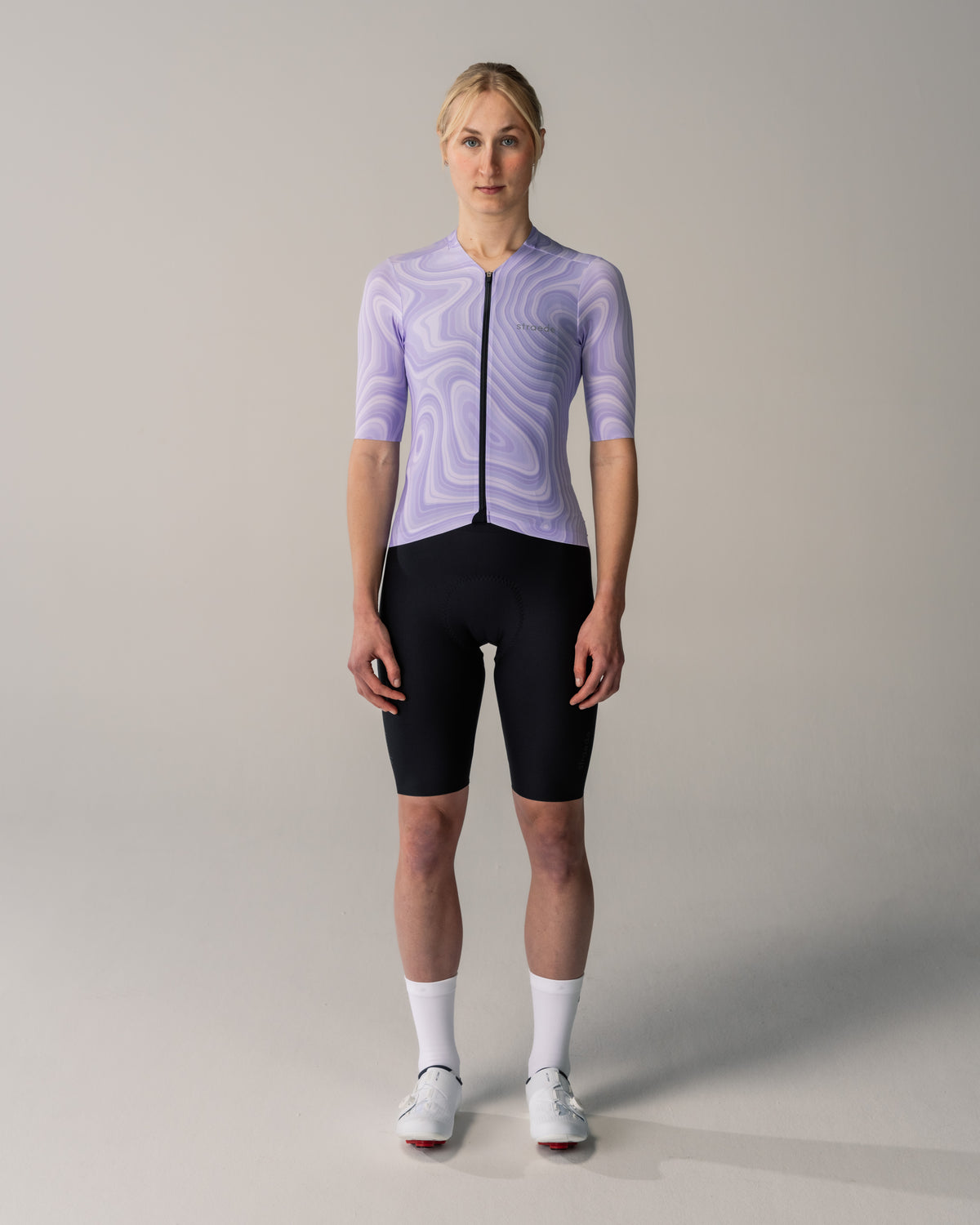 #farbe_purple | Aerlig Jersey Women in topographischem Design Kurzarm lila