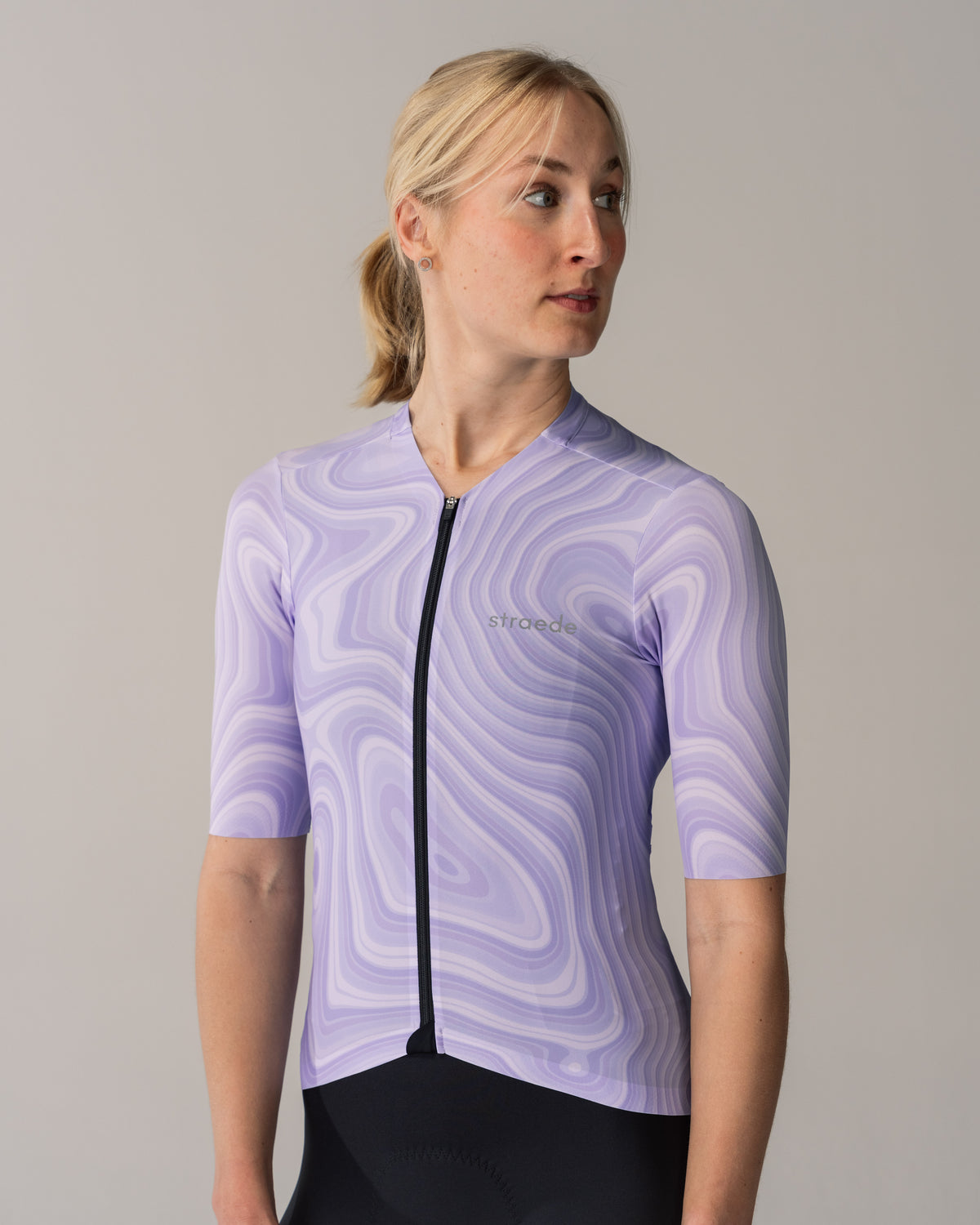 #farbe_purple | Aerlig Jersey Women in topographischem Design Kurzarm lila