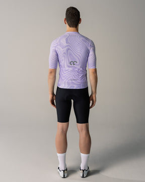 Aerlig Jersey Men in topographischem Design Kurzarm lila