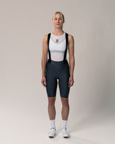#farbe_dusted blue | nahtlose Aero Bib Shorts für Damen in dunkelblau