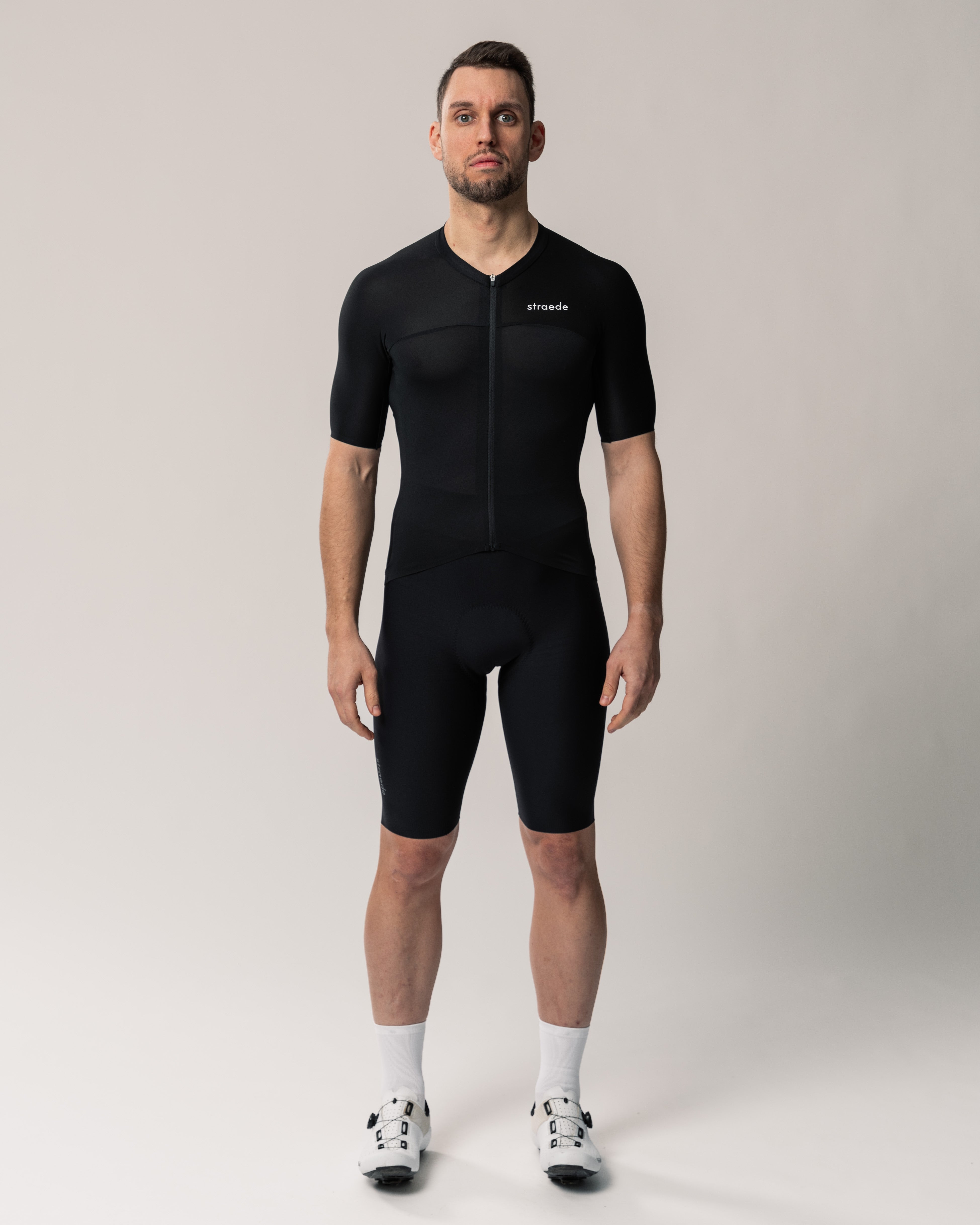 Men's short-sleeved cycling jersey ️ minimalistic & tight-fitting