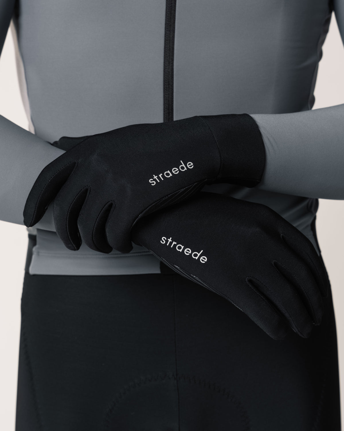 #farbe_black | Windabweisende Handschuhe Lights Gloves schwarz mit Straede-Aufschrift