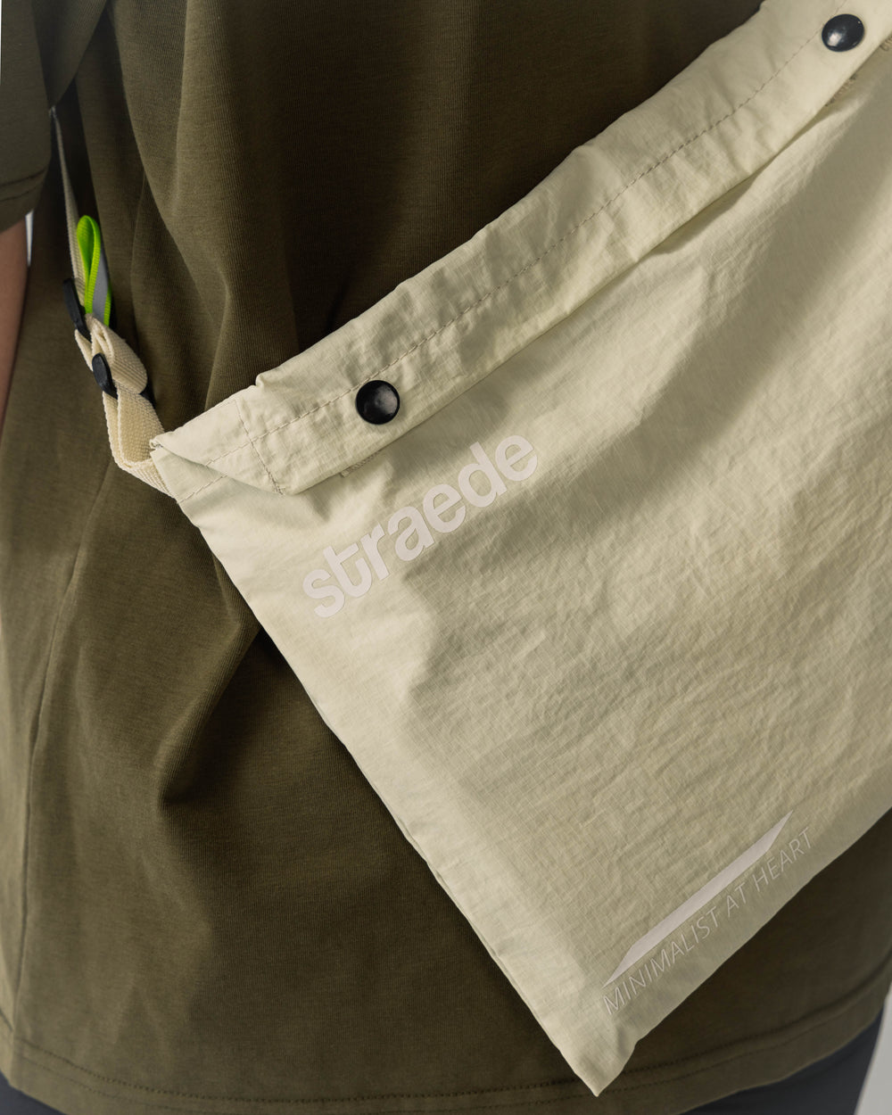 Musette bag