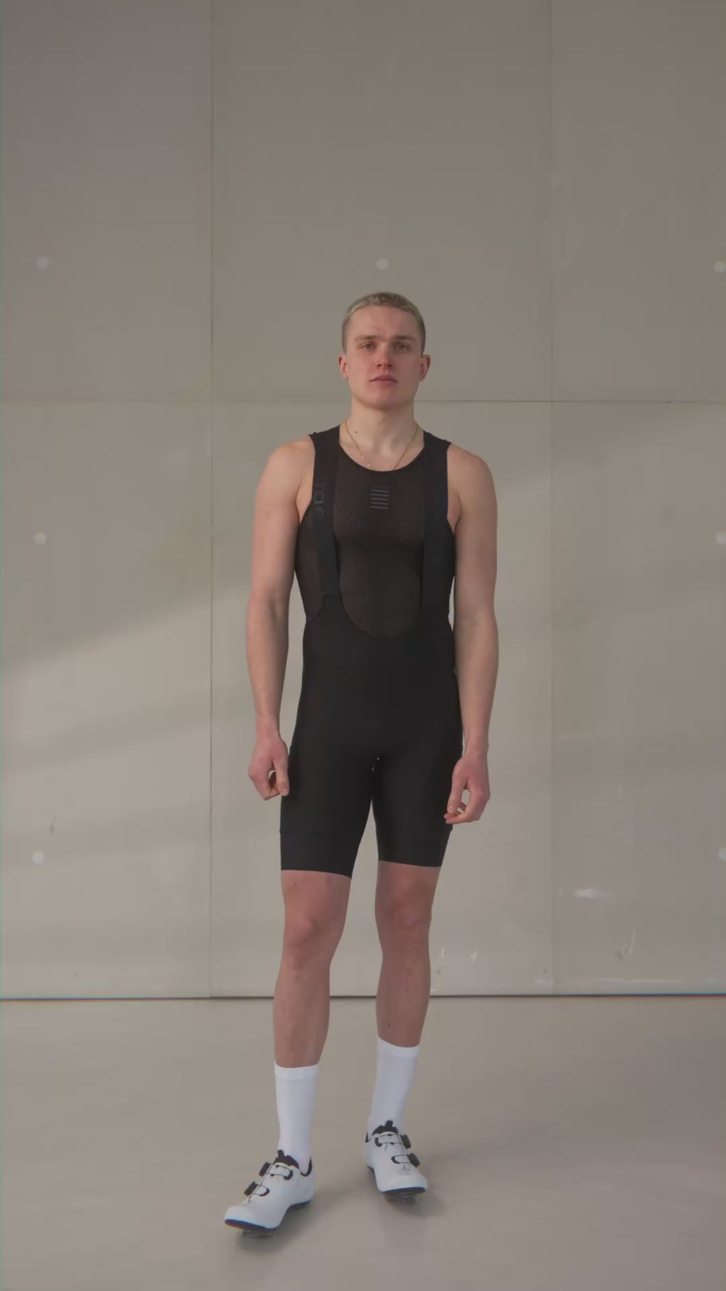 Cargo Bib Shorts Men Produktvideo