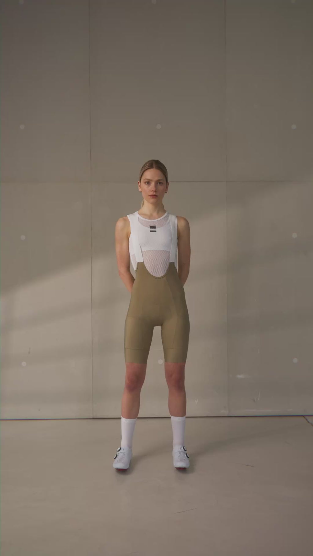 Cargo Bib Shorts Women Produktvideo