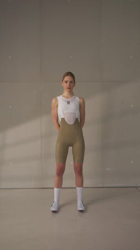 Cargo Bib Shorts Women Produktvideo