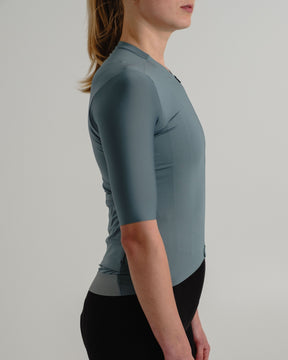 Rennrad-Trikot für Frauen im Komplett-Set mit Bib Shorts