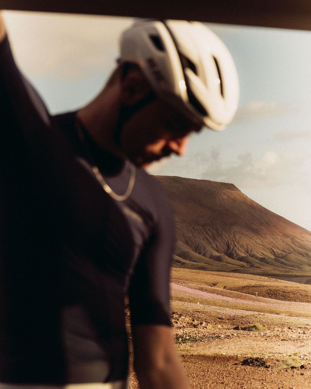 Erlebe die Leidenschaft für den Radsport in den Straede stories – dein Blog für minimalistische Road- und Gravel-Erlebnisse.